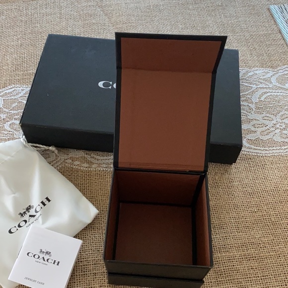 Coach boxes - Picture 4 of 7